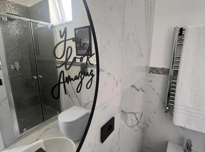 Raroom Supernova Oda ve Kahvaltı 3*